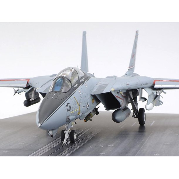 Grumman F-14A Tomcat (Late Model) Carrier Launch Set