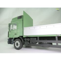 MAN F2000 2-akslet lastbil med fladt lad