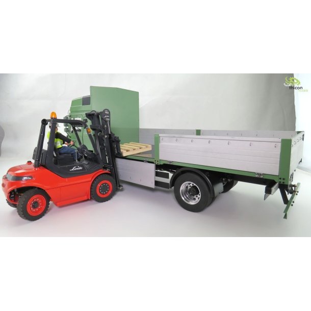 MAN F2000 2-akslet lastbil med fladt lad