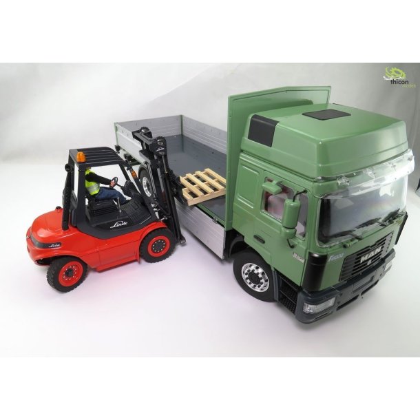 MAN F2000 2-akslet lastbil med fladt lad