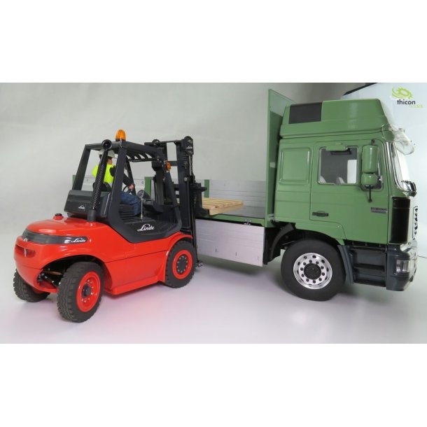 MAN F2000 2-akslet lastbil med fladt lad