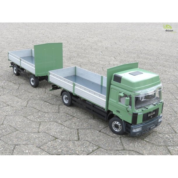 MAN F2000 2-akslet lastbil med fladt lad