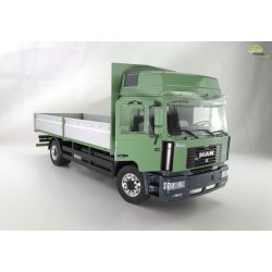 MAN F2000 2-akslet lastbil med fladt lad