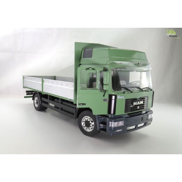 MAN F2000 2-akslet lastbil med fladt lad