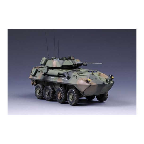 LAV-25 &acute;PIRANHA&acute;