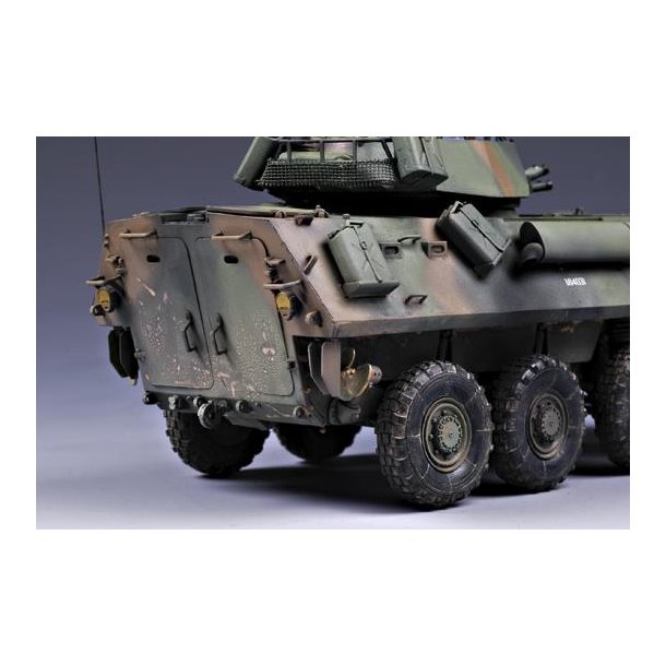 LAV-25 &acute;PIRANHA&acute;