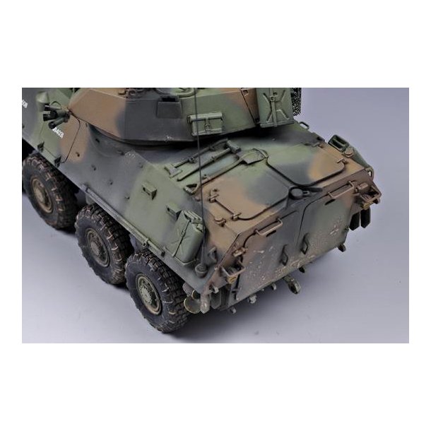 LAV-25 &acute;PIRANHA&acute;