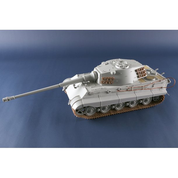 Pz.Kpfw.VI Sd.Kfz.182 Tiger II (Henschel 105mm), skala 1/16