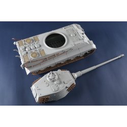 Pz.Kpfw.VI Sd.Kfz.182 Tiger II (Henschel 105mm), skala 1/16