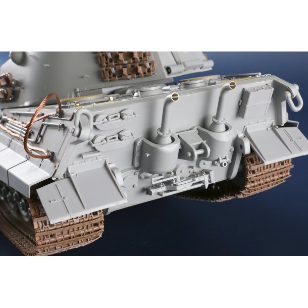 Pz.Kpfw.VI Sd.Kfz.182 Tiger II (Henschel 105mm), skala 1/16