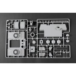 Pz.Kpfw.VI Sd.Kfz.182 Tiger II (Henschel 105mm), skala 1/16