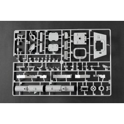 Pz.Kpfw.VI Sd.Kfz.182 Tiger II (Henschel 105mm), skala 1/16