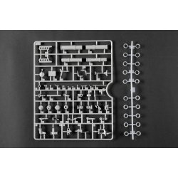 Pz.Kpfw.VI Sd.Kfz.182 Tiger II (Henschel 105mm), skala 1/16