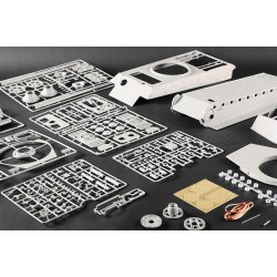 Pz.Kpfw.VI Sd.Kfz.182 Tiger II (Henschel 105mm), skala 1/16