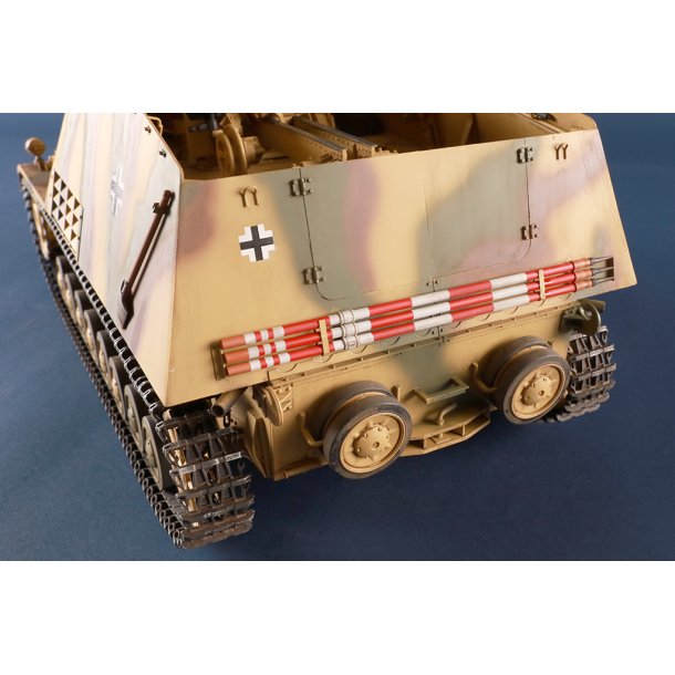 German Sd.Kfz.165 Hummel (Late Production), skala 1/16