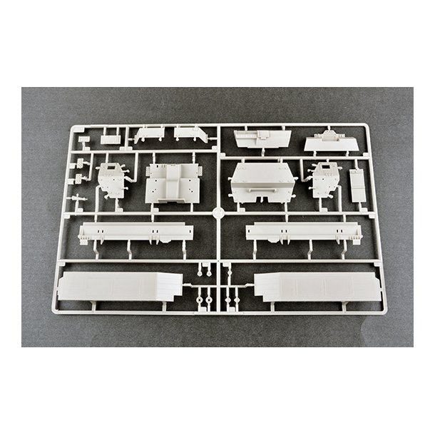 M142 High Mobility Artillery Rocket System (HIMARS)