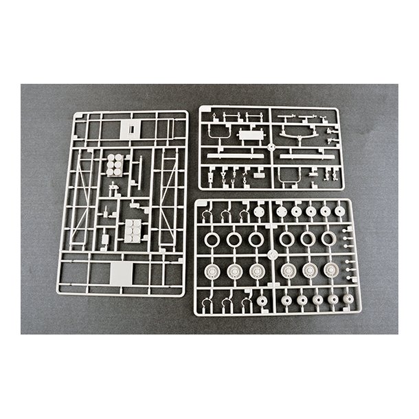 M142 High Mobility Artillery Rocket System (HIMARS)