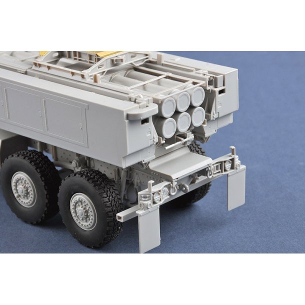 M142 High Mobility Artillery Rocket System (HIMARS)