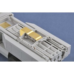 M142 High Mobility Artillery Rocket System (HIMARS)