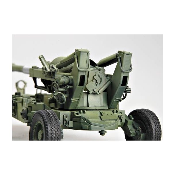 M198 155mm Medium Towed Howitzer (early version)