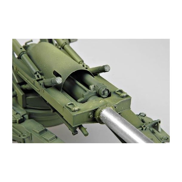 M198 155mm Medium Towed Howitzer (early version)