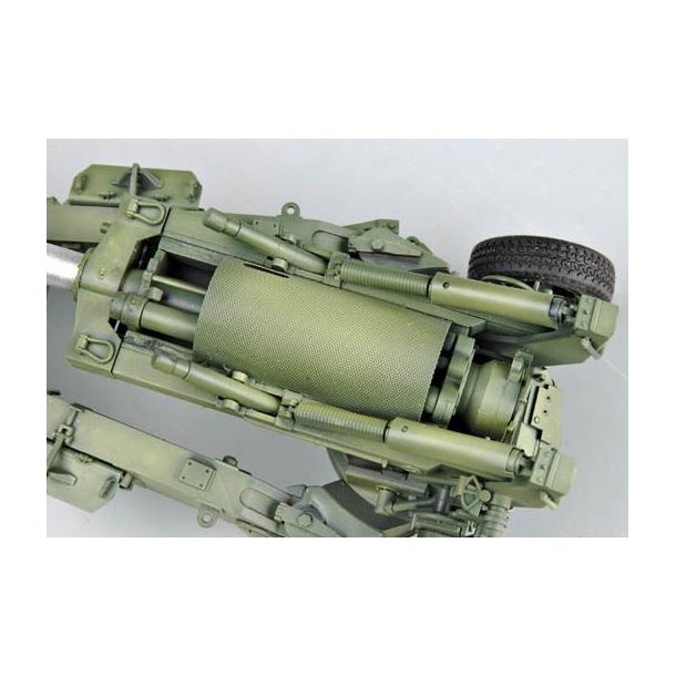 M198 155mm Medium Towed Howitzer (early version)