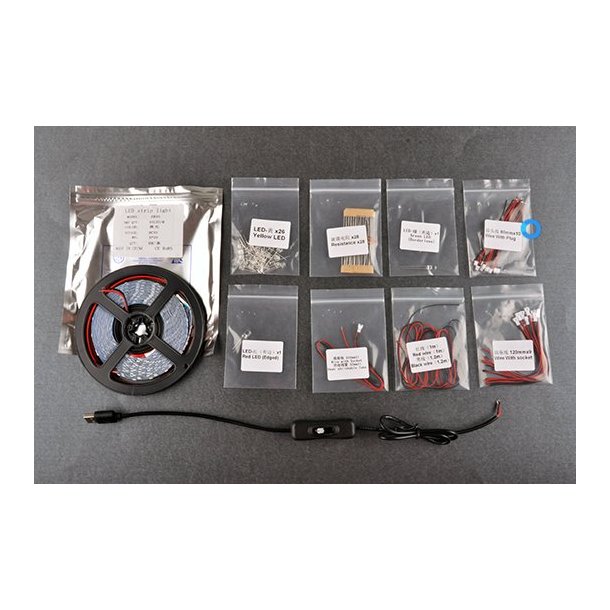 Titanic, skala 1/200. Inkl. LED-st