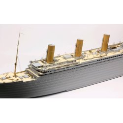 Titanic, skala 1/200. Inkl. LED-st