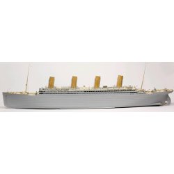 Titanic, skala 1/200. Inkl. LED-st