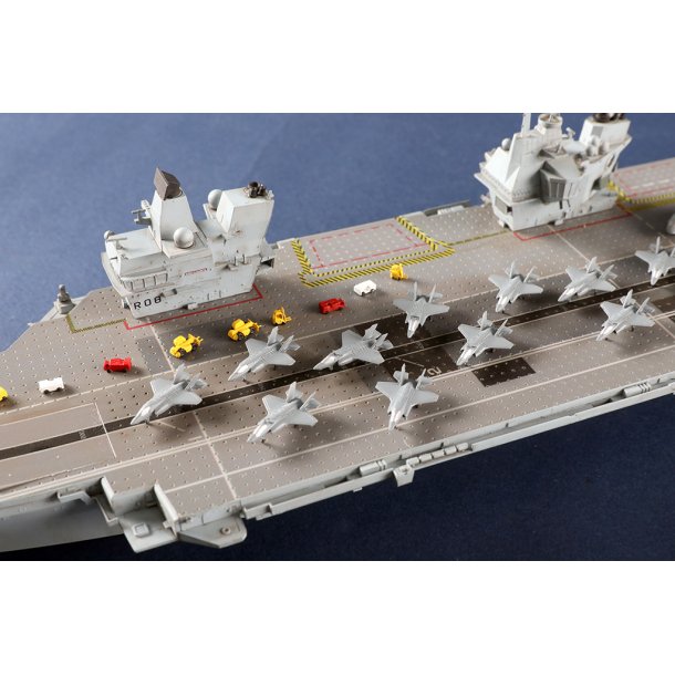 Queen Elizabeth Aircraft Carrier, skala 1/700