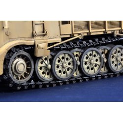 Schwerer Zugkraftwagen 18 t with 8.8cm Flak