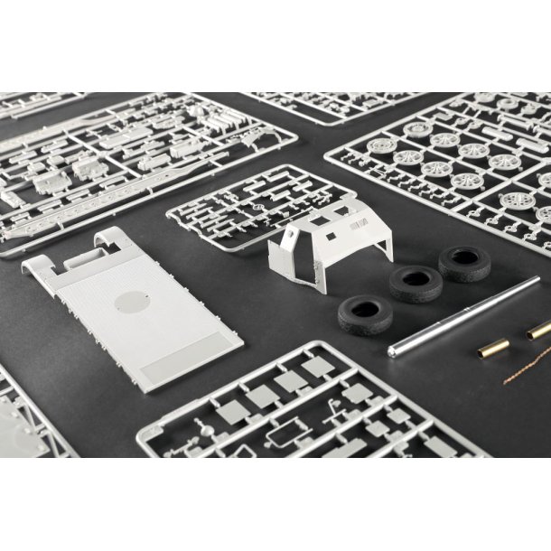 Schwerer Zugkraftwagen 18 t with 8.8cm Flak