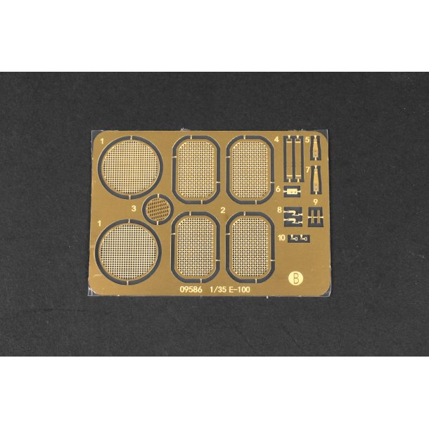 E-100 Flakpanzer w/Flakrakete Rheintocher I
