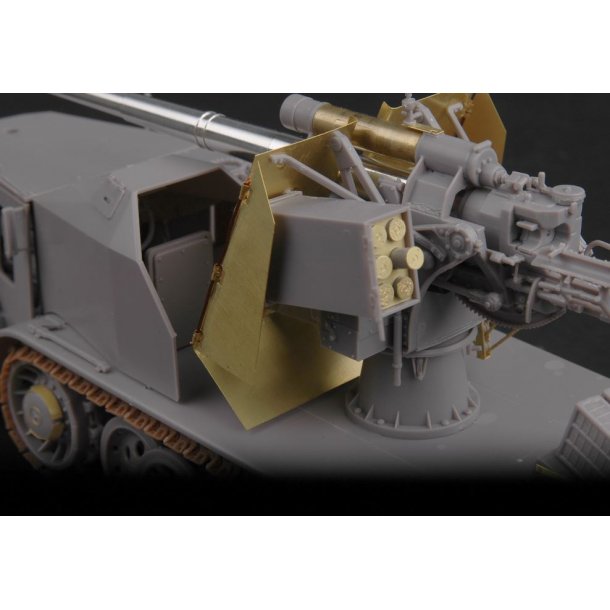 German 8.8cm Flak 18 Selbstfahrlafette