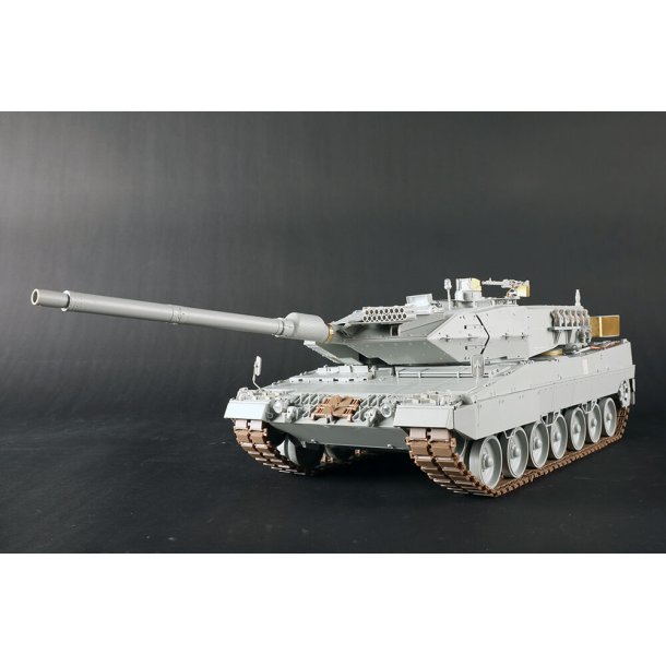 German Leopard 2A6 MBT, skala 1/16