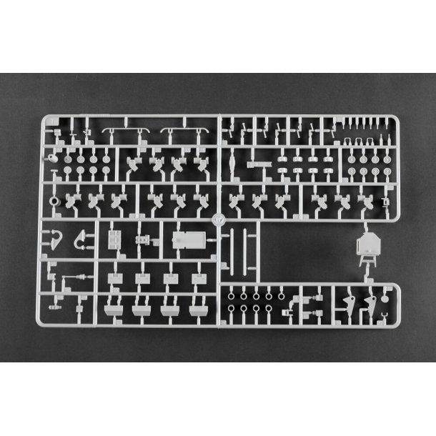 German Leopard 2A6 MBT, skala 1/16