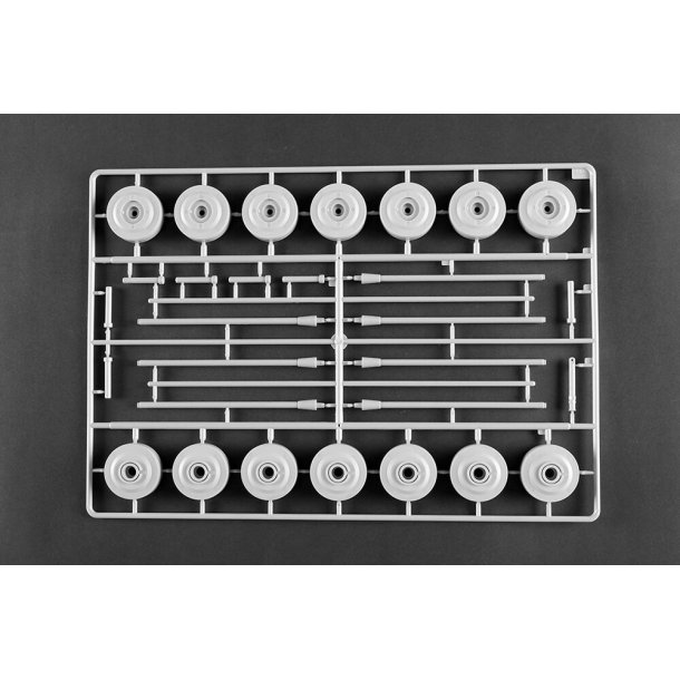 German Leopard 2A6 MBT, skala 1/16