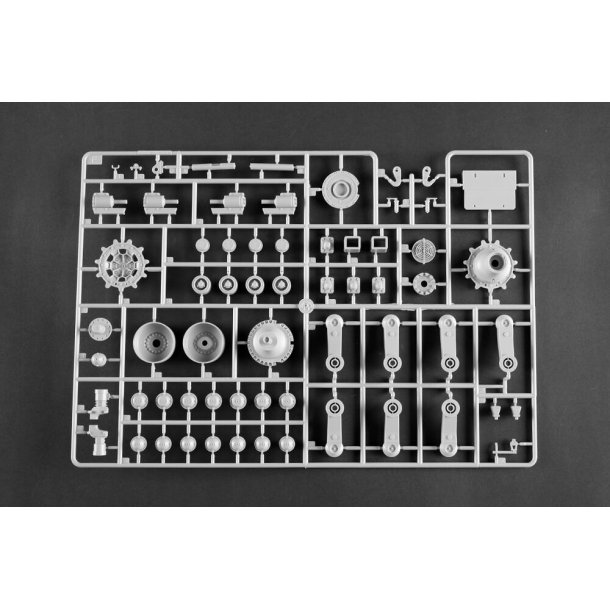 German Leopard 2A6 MBT, skala 1/16