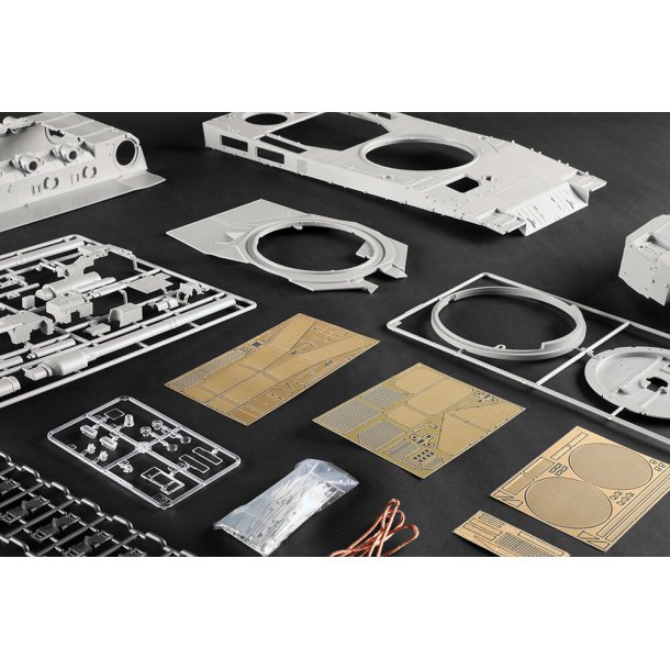 German Leopard 2A6 MBT, skala 1/16