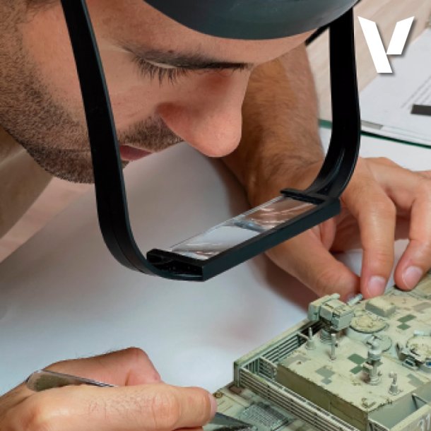 Lightweight Headband Magnifier with 4 Lenses